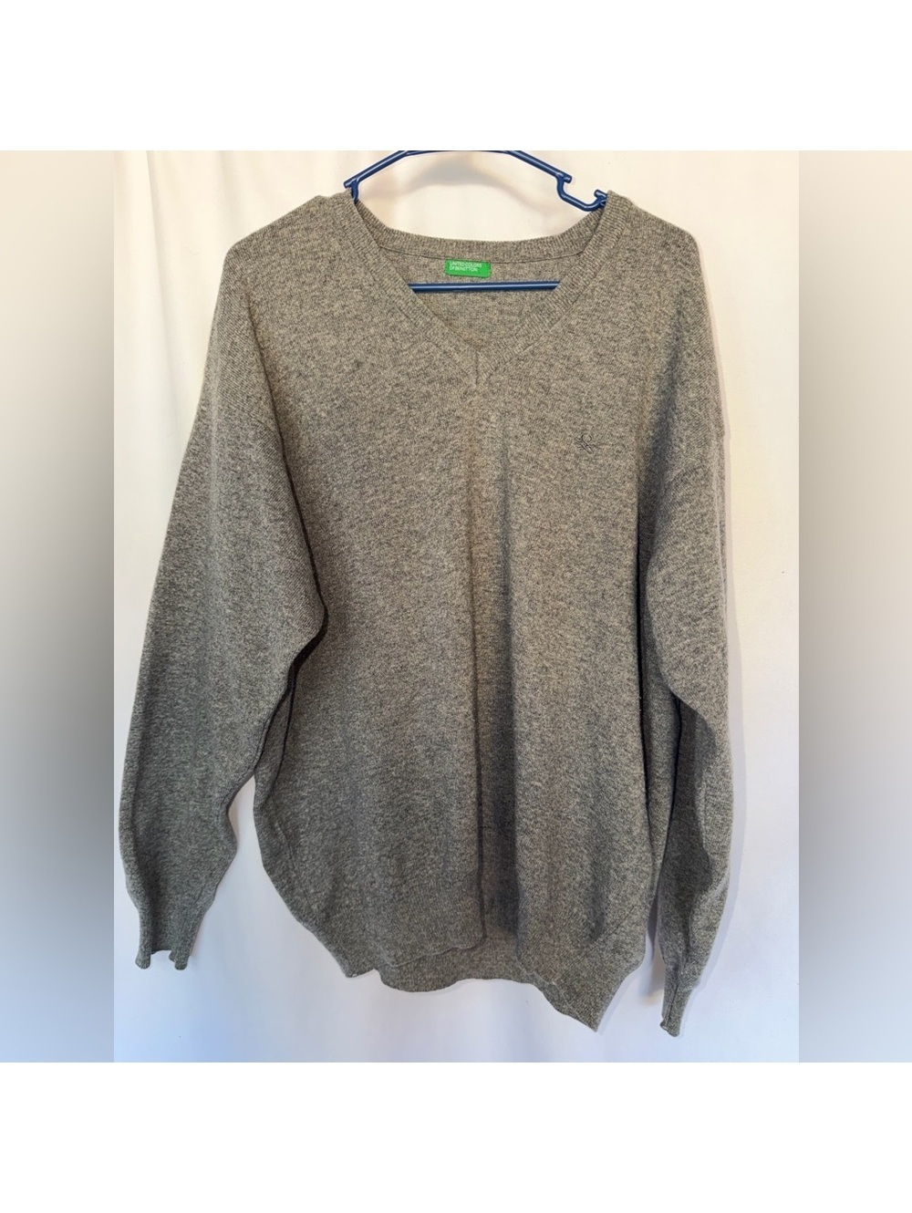 Gray Wool like new V Neck women’s oversized Sweater